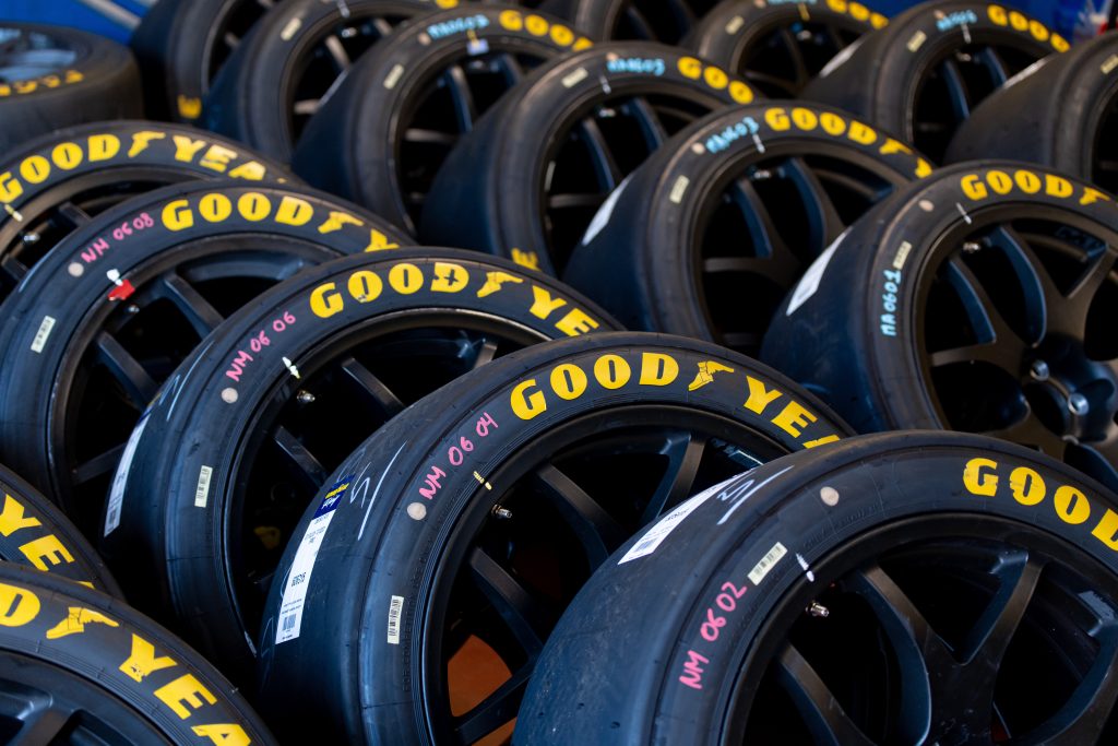 Goodyear sells Dunlap to Sumitomo