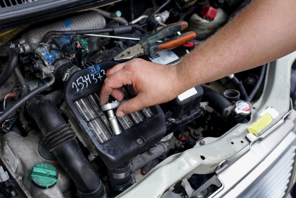 More consumers making their own vehicle repairs