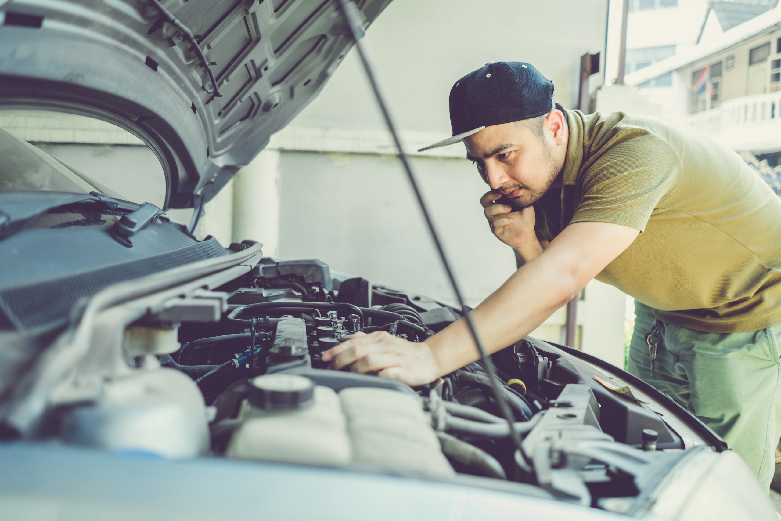 Most Americans cannot handle all but most basic car repairs themselves
