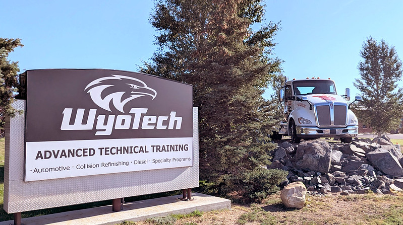 Kenworth teams with Wyoming School to Launch NextTech program