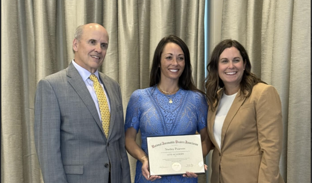 Peterbilt of Atlanta’s Shelley Pearson graduates from ATD Academy